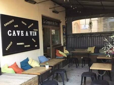 bar à tapas  bière  vins et cave a vin