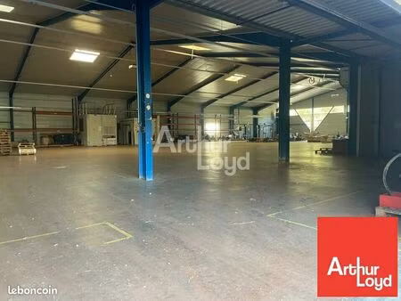 local d'activite 1290 m² essarts-en-bocage