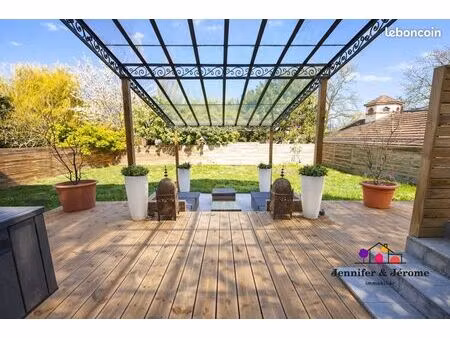 maison 9 pièces 267 m²