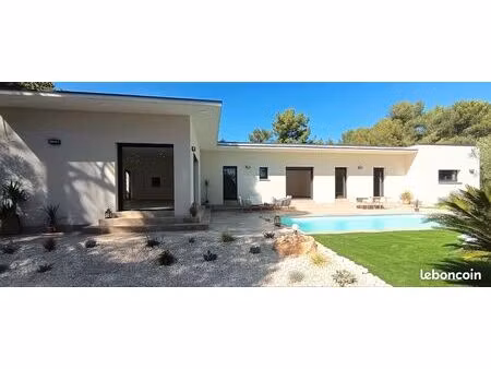 maison contemporaine hors lotissement