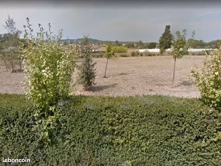 terrain 900 m² saint rustice