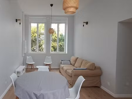 t2 rénové  meublé  climatisé et très lumineux de 49 m² à la balme les grottes (près de bio