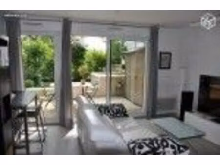 loue versailles f2 43m2 sud  jardin  place de parking sous-sol  cave  sans vis-à-vis  disp