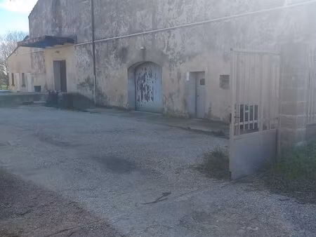 entrepôt + bureau : 260m2