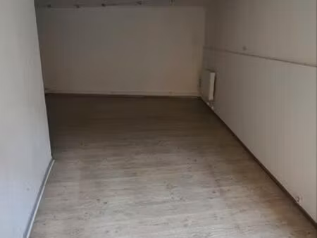 local commercial plein centre