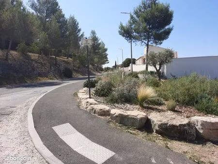 local 22 m² equipe caremeau st cesaire