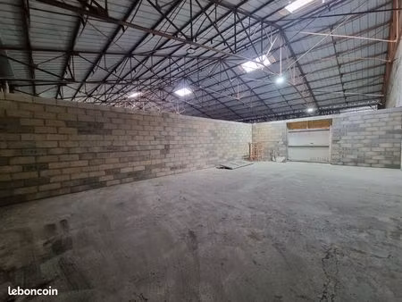 local 103m2 à louer dans batiment sécurisé