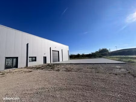 entrepôt 700 m² nouan-le-fuzelier