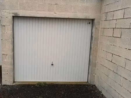 location garage  box  garde meuble