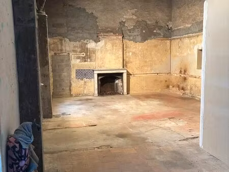 local pour stockage d environ 60m2