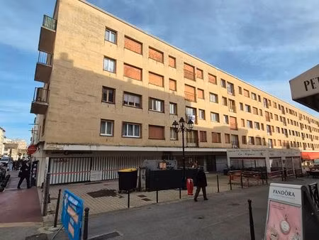 t3 lumineux - centre-ville alès (70 m²)