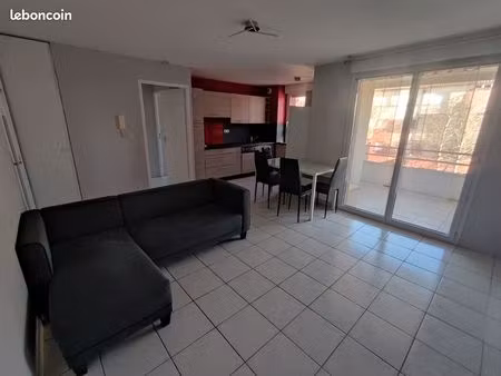 location t2 meublé + parking  marots