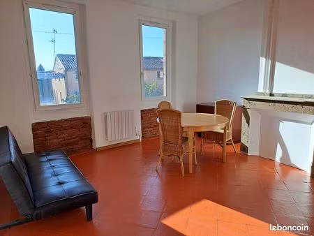 grand t2 70m2 au centre de fronton