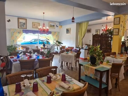 vends commerce et maison d'habitation