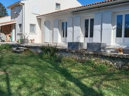 a vendre maison saint georges des côteaux