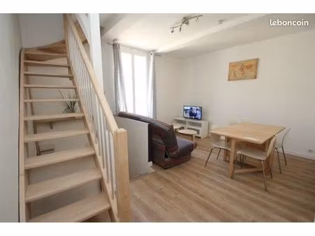 ? maison de village meublée – 2 chambres – 2 salles de bain – aigues-vives