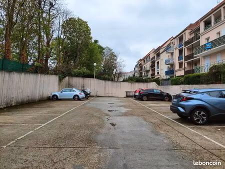 location place de parking sécurisée