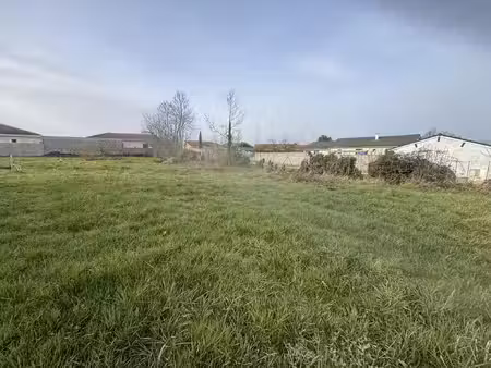 terrain constructible de 500 m2 assieu