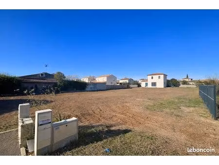 terrain 300 m² lunel