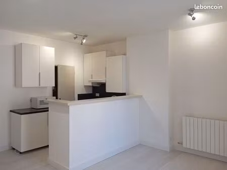 appartement rénové – 53 m² – petite copropriété – centre de marsillargues