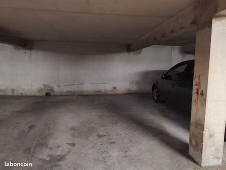 location place de parking