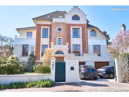 maison 9 pièces 300 m2