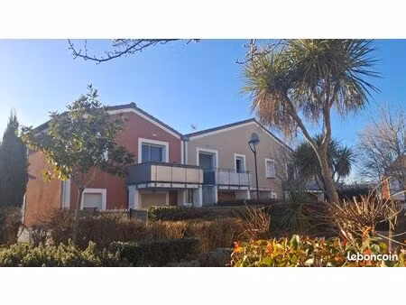 t2 beauzelle 38m² lumineux avec terrasse et parking privatif dans residence calme