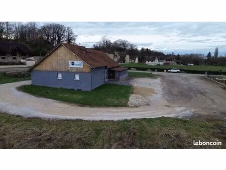 local commercial 188 m²