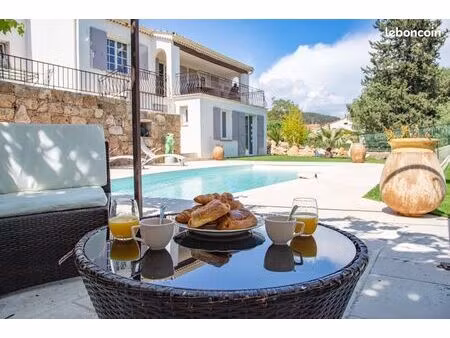 propriété de charme avec vue panoramique et studio indépendant