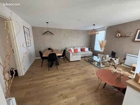 appartement 65 m² rénové – 2 chambres – balcon – parking – résidence avec piscine à fondet