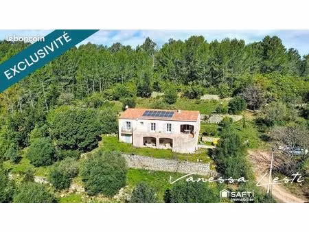 propriété 5 pièces 127 m²