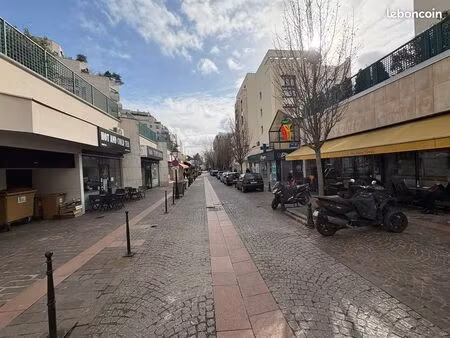 boutique 40 m² courbevoie