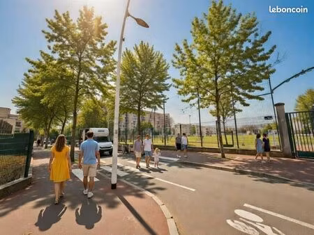 boutique 122 m² montrouge