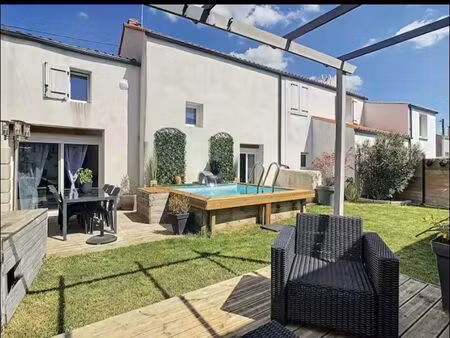 ensemble de 2 maisons  garage proche la rochelle