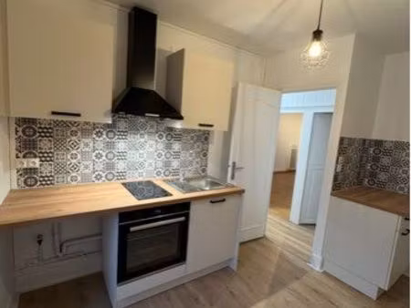 t2 44 m2 rénové - hyper centre guérigny