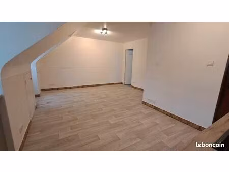 loue appartement studio 395 euros