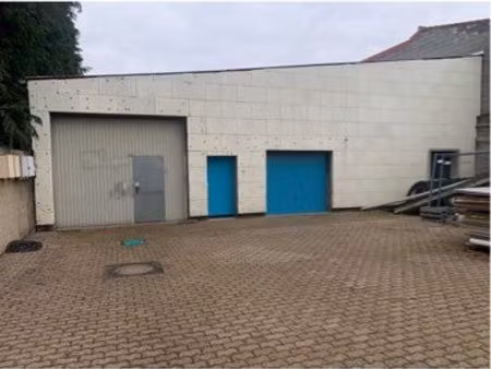 locations de deux dépôts de stockage à proximité du centre de carling