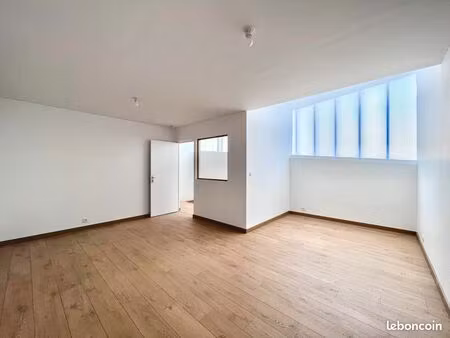 bureau 25 m² – liffré – thérapeute / profession libérale / bureau indépendant