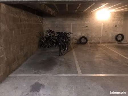 vends place de parking sécurisée au sous sol