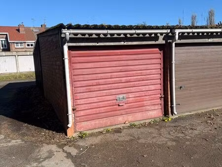 garage box 16 m2 parc notre dame loos