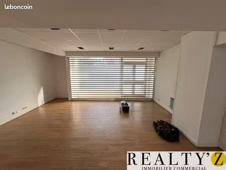 local commercial 161 m²