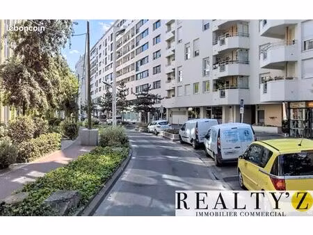 local commercial 183 m²