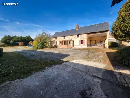 corps de ferme à rénover avec vaste terrain et dépendances