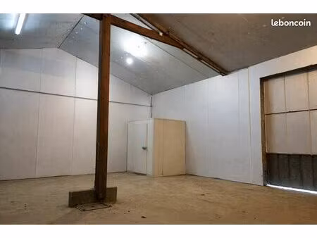 bâtiment agricole 200 m² avec terrain – hangar stockage - atelier