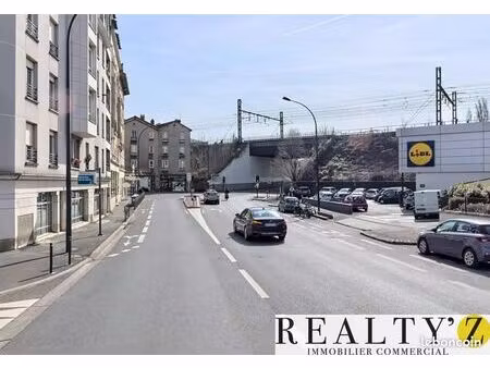 local commercial 290 m²