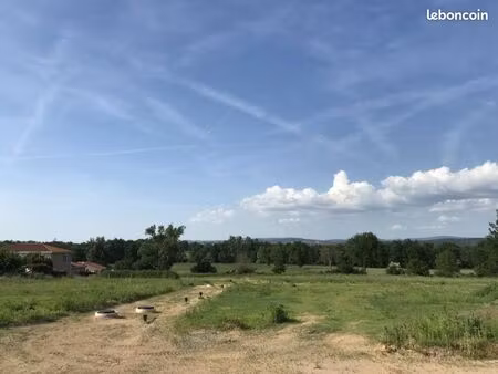 terrain 670 m² feurs