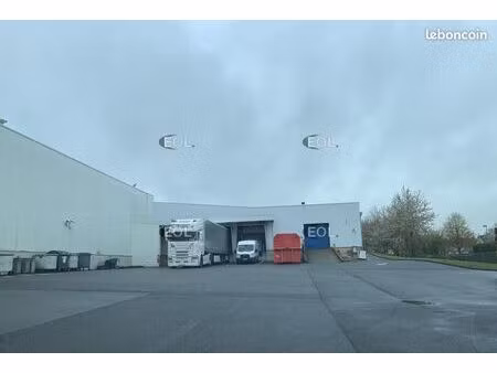 local bureaux 6 993 m²