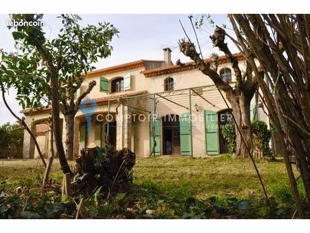 villa 6 pièces 203 m²
