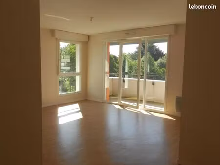 bruz t3 60m2 avec balcon