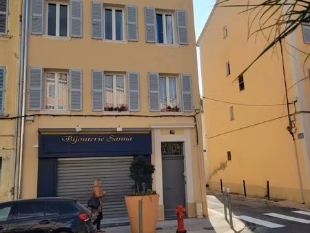 local commercial 60 m2